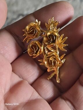 Gold Rose Bouquet Floral Brooch - Women Jewelry